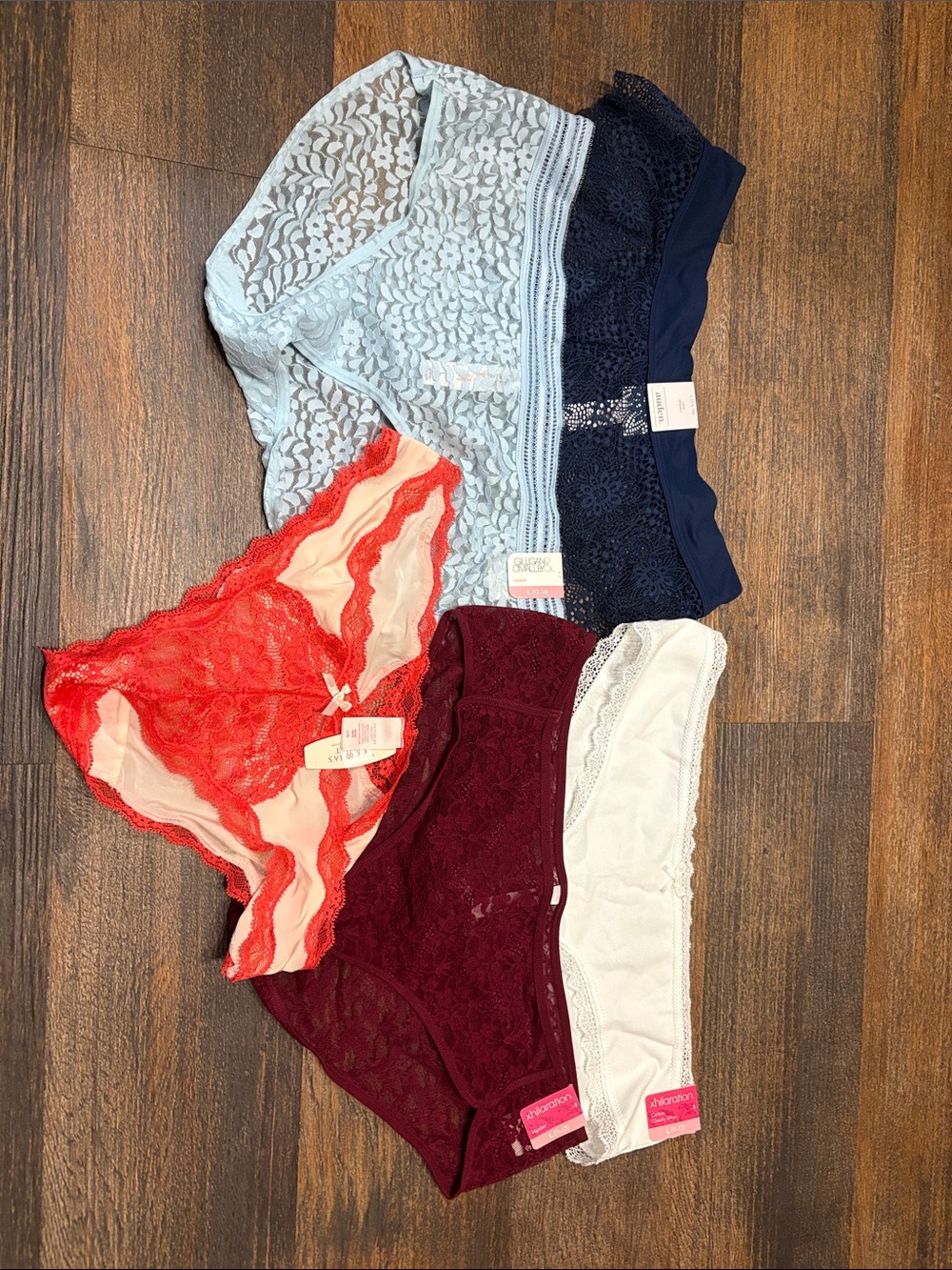 New with tags! Womens Lace Briefs Pack - Multi Color